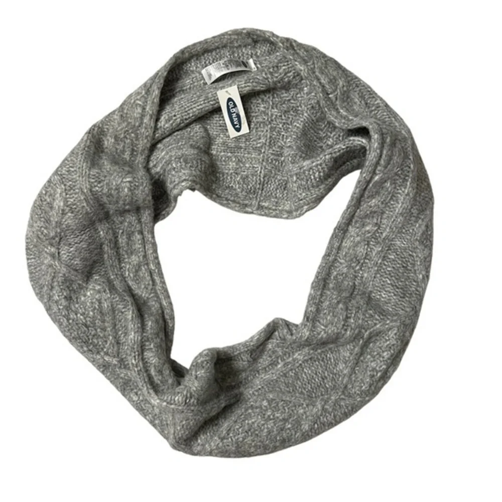 🎁 NWT Old Navy Gray Fisherman Knit Aran Infinity Scarf